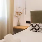 Ikade Mykonos شقة